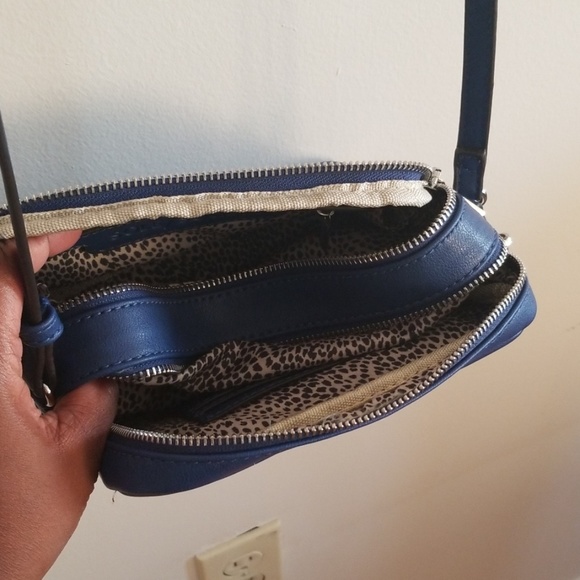 small cross body bag - Picture 2 of 3